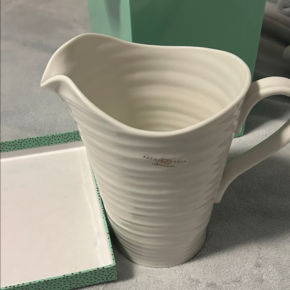 White Pitcher